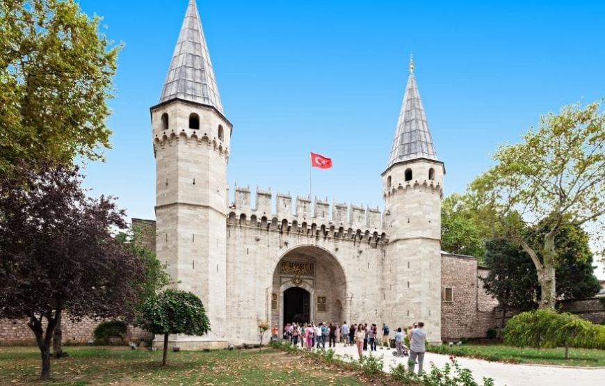 Magnificent entrance gate of Topkapi Palace in Istanbul, a historic Ottoman-era landmark.